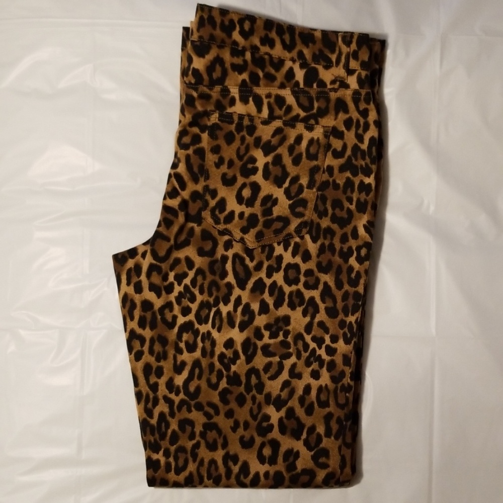 Leopard Print Stretch / Sport Jeans